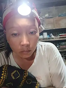 girl-hot2x online show from 18, 5, 2026