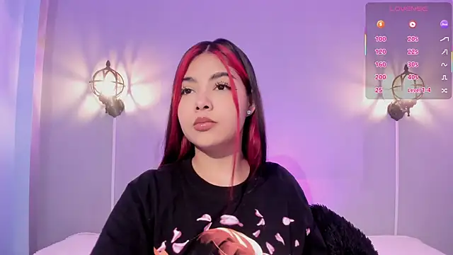 Snapshot of Stephany-roses- chatting on 3, 3, 2026 Stephany-roses- online show from 3, 3, 2026