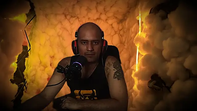 Snapshot of StripPMB chatting on 11, 11, 2025 StripPMB online show from 11, 11, 2025