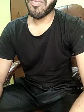 hotyyyyjonny online show from 4, 4, 2026