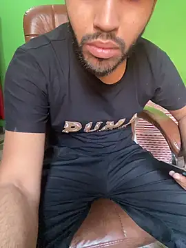 Snapshot of hotyyyyjonny chatting on 18, 5, 2026 hotyyyyjonny online show from 18, 5, 2026