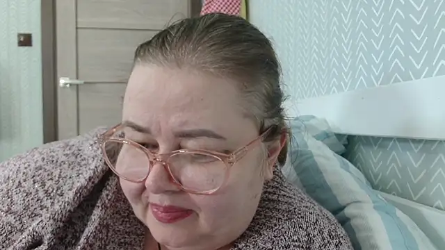 Natali-Gucci online show from 25, 11, 2025