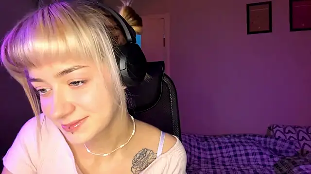 EmilySkyline online show from 19, 11, 2025