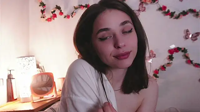 Snapshot of yoyogirlx chatting on 24, 4, 2026 yoyogirlx online show from 24, 4, 2026