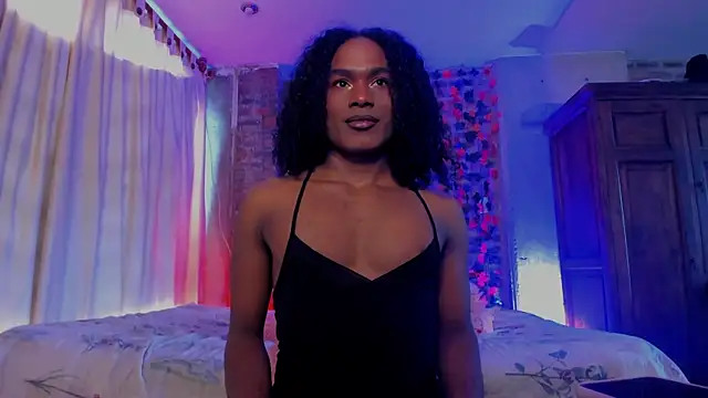 Snapshot of LaGoldenBitch chatting on 9, 1, 2026 LaGoldenBitch online show from 9, 1, 2026