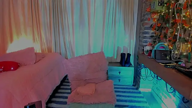 Snapshot of LaGoldenBitch chatting on 31, 1, 2026 LaGoldenBitch online show from 31, 1, 2026