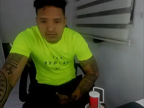 Snapshot of master_leather chatting on 25, 3, 2026 master leather online show from 25, 3, 2026