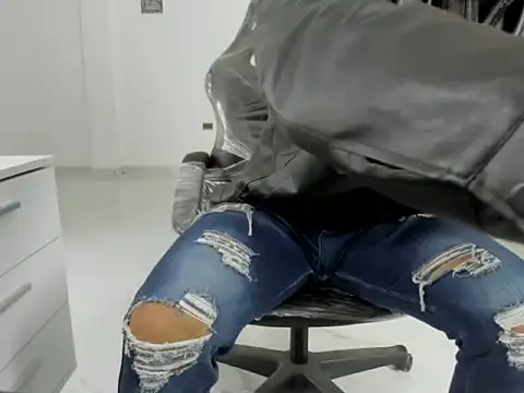 Snapshot of master_leather chatting on 26, 3, 2026 master leather online show from 26, 3, 2026