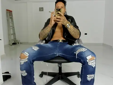 Snapshot of master_leather chatting on 30, 3, 2026 master leather online show from 30, 3, 2026