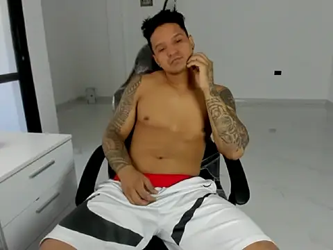 Snapshot of master_leather chatting on 31, 3, 2026 master leather online show from 31, 3, 2026