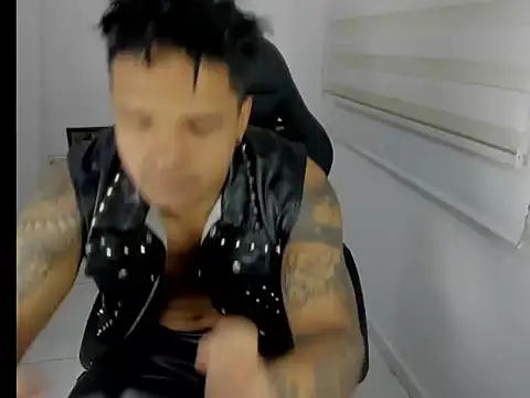 Snapshot of master_leather chatting on 1, 4, 2026 master leather online show from 1, 4, 2026