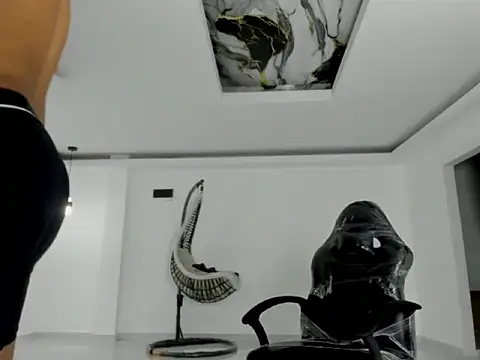 Snapshot of master_leather chatting on 2, 4, 2026 master leather online show from 2, 4, 2026