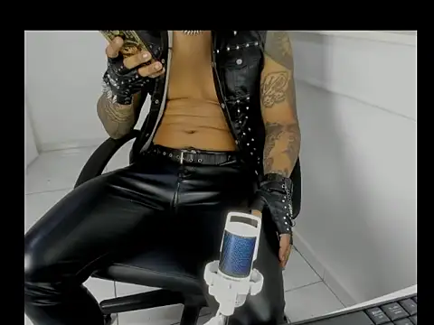 Snapshot of master_leather chatting on 14, 4, 2026 master leather online show from 14, 4, 2026