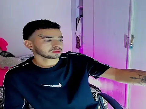 JohnE Medina online show from 25, 11, 2025