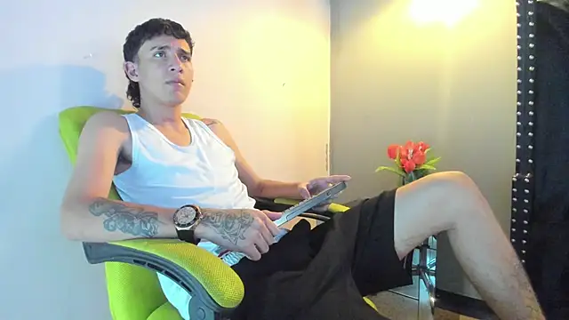 Snapshot of Xanderr_owen2 chatting on 7, 1, 2026 Xanderr owen2 online show from 7, 1, 2026