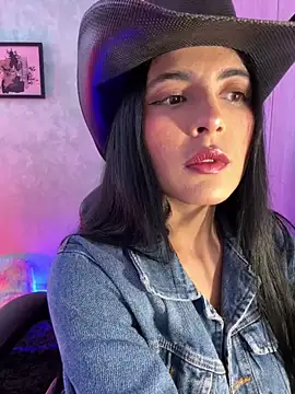 Snapshot of Cristal_Cerati_ chatting on 14, 11, 2025 Cristal Cerati online show from 14, 11, 2025