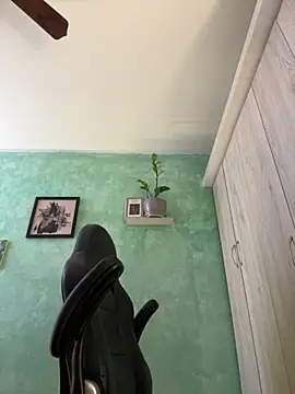 Snapshot of Cristal_Cerati_ chatting on 5, 12, 2025 Cristal Cerati online show from 5, 12, 2025