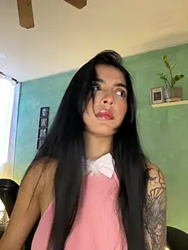 Snapshot of Cristal_Cerati_ chatting on 6, 1, 2026 Cristal Cerati online show from 6, 1, 2026