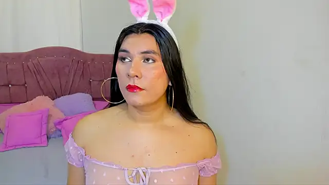 yourlatina emely online show from 19, 2, 2026