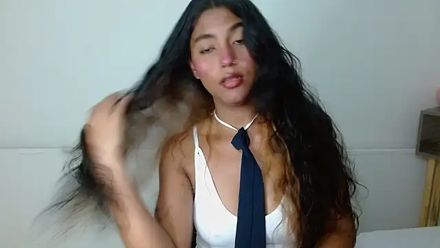 Bia LuxBia Lux online show from 4, 2, 2026