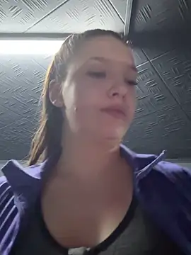 Snapshot of EveHyde chatting on 22, 12, 2025 EveHyde online show from 22, 12, 2025