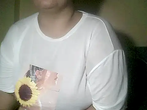 Snapshot of loriepinay46 chatting on 9, 4, 2026 loriepinay46 online show from 9, 4, 2026