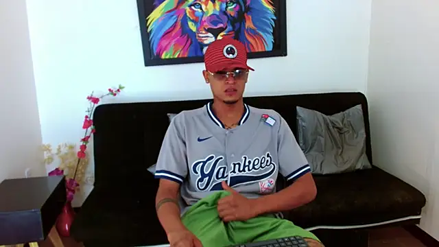 Snapshot of Isaacas_ chatting on 15, 11, 2025 Isaacas online show from 15, 11, 2025