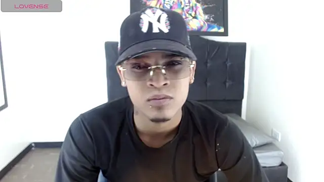 Snapshot of Isaacas_ chatting on 24, 11, 2025 Isaacas online show from 24, 11, 2025