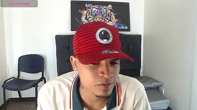 Snapshot of Isaacas_ chatting on 28, 11, 2025 Isaacas online show from 28, 11, 2025