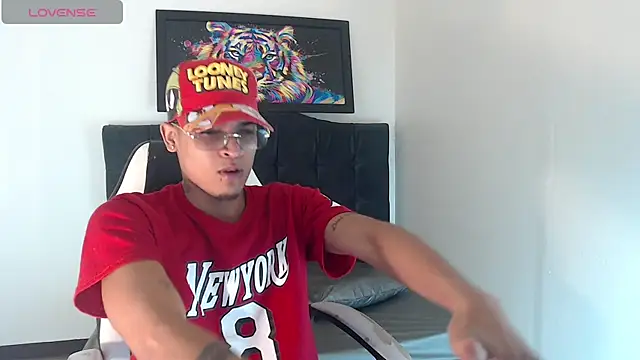 Snapshot of Isaacas_ chatting on 30, 11, 2025 Isaacas online show from 30, 11, 2025