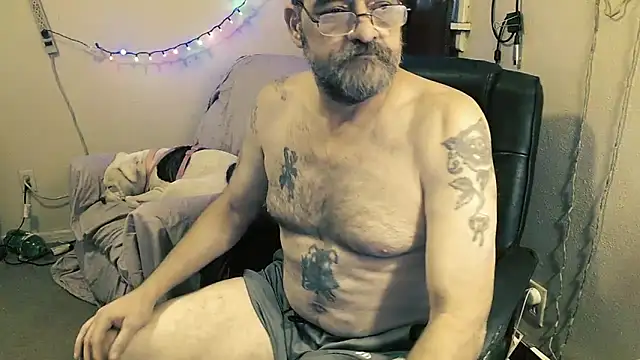 Snapshot of MrBigginTX chatting on 4, 2, 2026 MrBigginTX online show from 4, 2, 2026