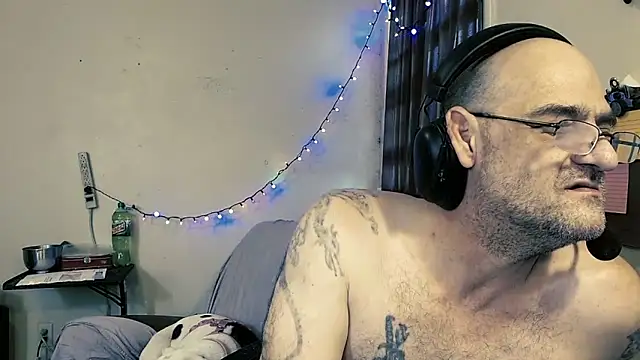 Snapshot of MrBigginTX chatting on 15, 2, 2026 MrBigginTX online show from 15, 2, 2026