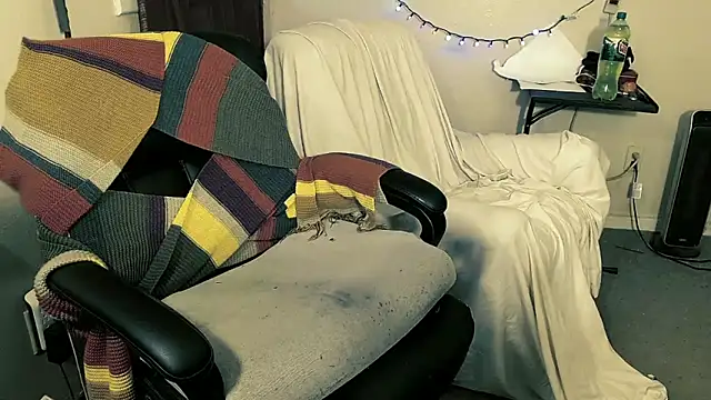 Snapshot of MrBigginTX chatting on 12, 3, 2026 MrBigginTX online show from 12, 3, 2026