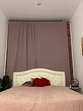 Shy Vivi online show from 23, 11, 2025