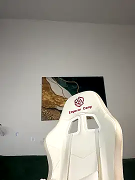 Shy Vivi online show from 4, 12, 2025