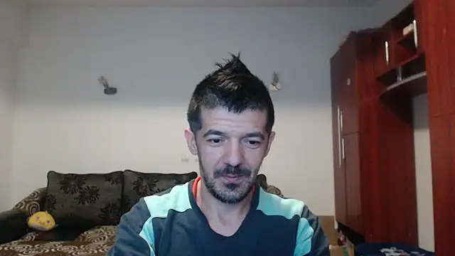 Snapshot of Dale_E chatting on 18, 12, 2024 Dale E online show from 18, 12, 2024