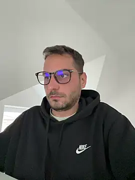 Snapshot of brrratan chatting on 12, 11, 2025 brrratan online show from 12, 11, 2025