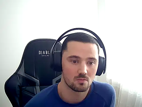 Snapshot of Handsomeboy4you chatting on 12, 11, 2025 Handsomeboy4you online show from 12, 11, 2025