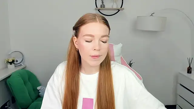 LavetaShiroma online show from 28, 11, 2025