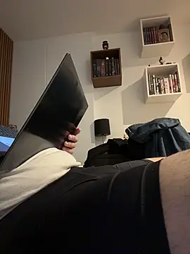 Snapshot of Manuelst11928 chatting on 14, 11, 2025 Manuelst11928 online show from 14, 11, 2025