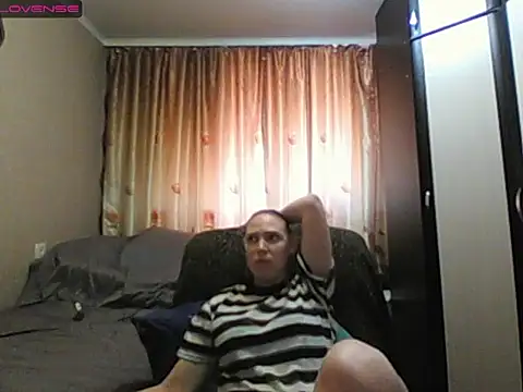 Snapshot of JenniDeep chatting on 14, 4, 2026 JenniDeep online show from 14, 4, 2026