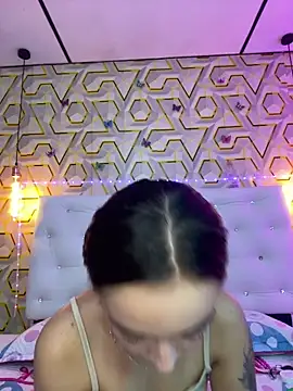 MelanyyJhonson15 online show from 8, 2, 2026