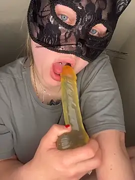 secretcouple 00 online show from 20, 4, 2026