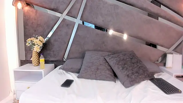 Sammy Gomez  online show from 20, 12, 2025