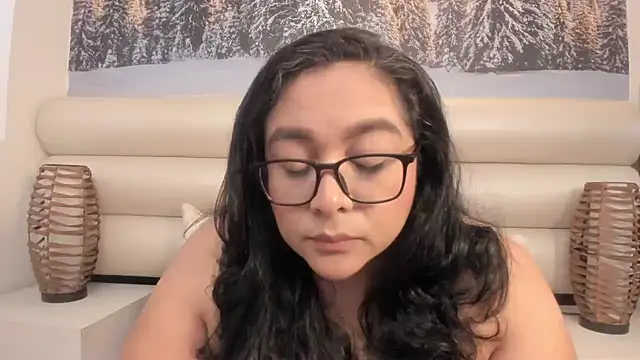 ViickyLee online show from 30, 4, 2026