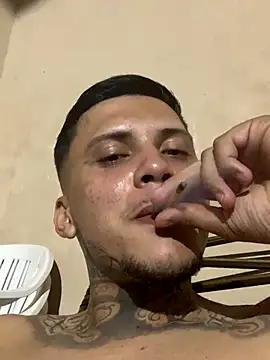 Snapshot of Ryanzl017 chatting on 23, 11, 2025 Ryanzl017 online show from 23, 11, 2025