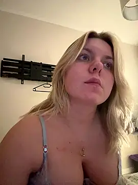 Snapshot of Nallinee chatting on 8, 1, 2026 Nallinee online show from 8, 1, 2026