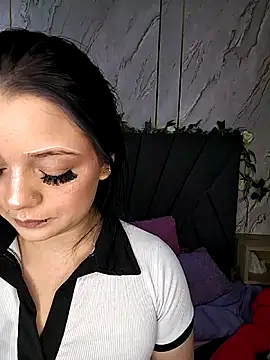 Luna Scarllet online show from 15, 12, 2025