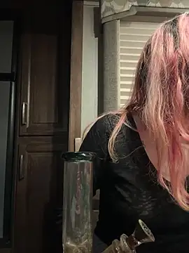 needlefaceUwU online show from 13, 11, 2025