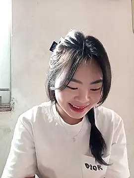 Snapshot of Lynk2x chatting on 24, 11, 2025 Lynk2x online show from 24, 11, 2025